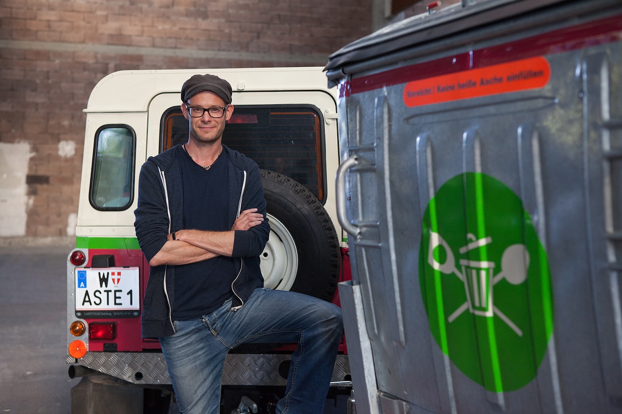 廃棄食材料理を届ける男追った記録映画「0円キッチン」公開、監督のトークショーも