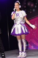テレビシリーズ「アイドル×戦士 ミラクルちゅーんず！」神咲マイ役の足立涼夏。