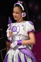 テレビシリーズ「アイドル×戦士 ミラクルちゅーんず！」神咲マイ役の足立涼夏。