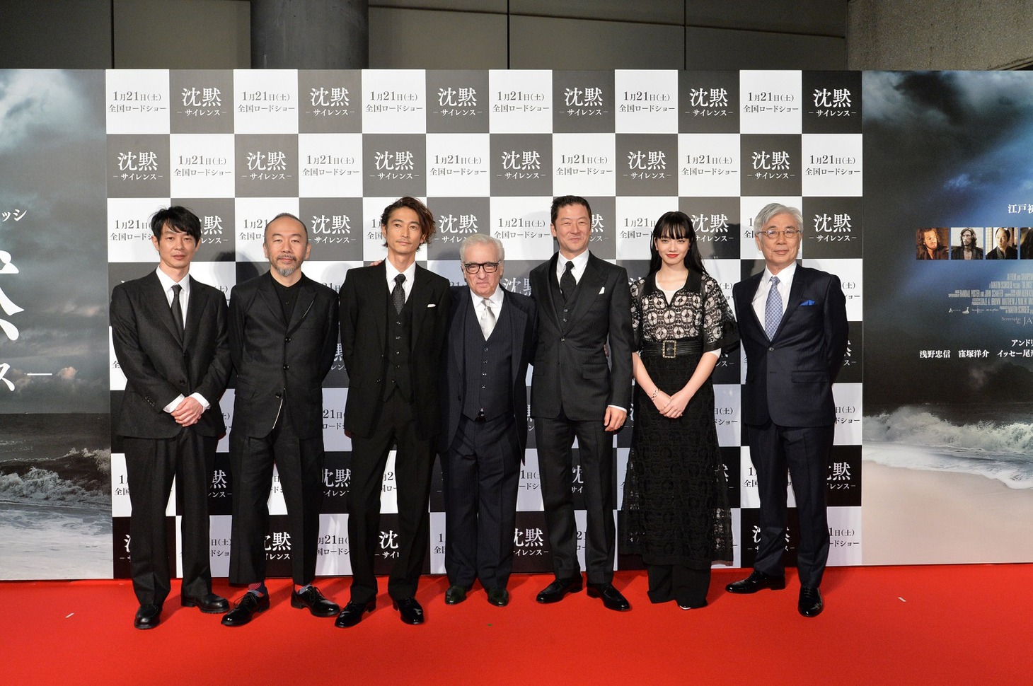 左から加瀬亮、塚本晋也、窪塚洋介、マーティン・スコセッシ、浅野忠信、小松菜奈、イッセー尾形。