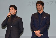 左から工藤阿須加、阿部寛。