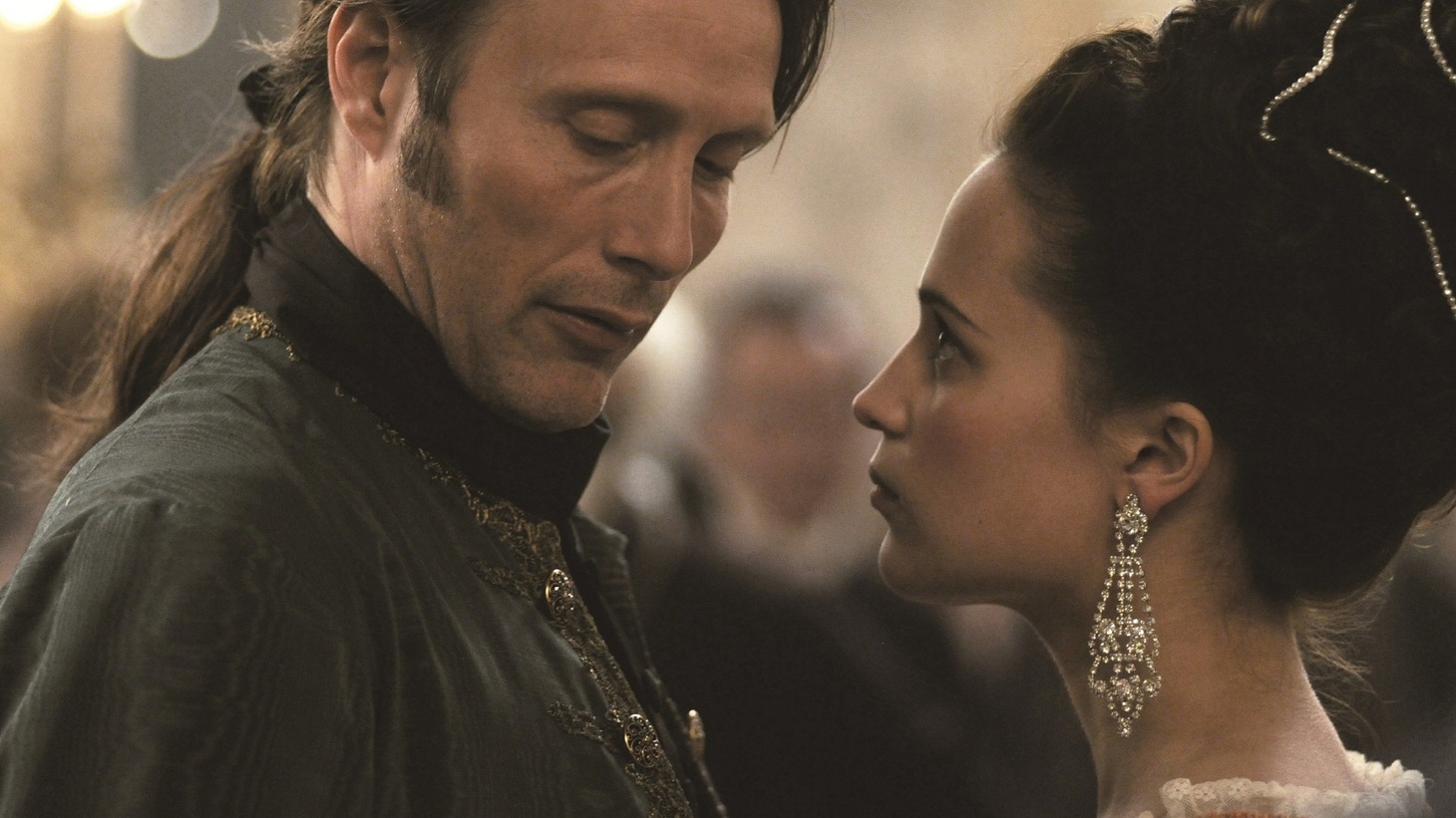 「ロイヤル・アフェア 愛と欲望の王宮」 (c)2012 Zentropa Entertainments28 ApS, Zentropa International Sweden and Sirena Film Prague