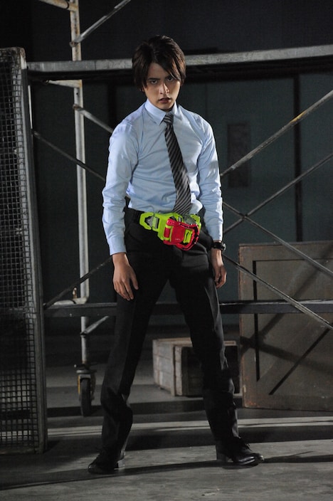 「『仮面ライダーブレイブ』～Surviveせよ！復活のビーストライダー・スクワッド～」より、瀬戸利樹演じる鏡飛彩。