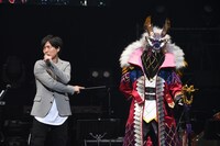 左から神谷浩史、ショウ・ロンポー。