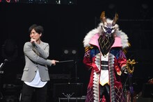 左から神谷浩史、ショウ・ロンポー。