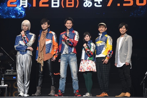 「宇宙戦隊キュウレンジャー」製作発表会見の様子。