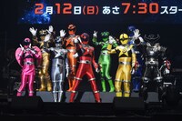 「宇宙戦隊キュウレンジャー」製作発表会見の様子。