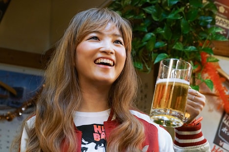 「吉田類の『今宵、ほろ酔い酒場で』」より松本妃代。