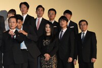 「相棒-劇場版IV-首都クライシス 人質は50万人！特命係 最後の決断」東京プレミア舞台挨拶の様子。