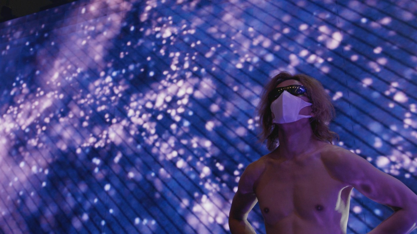 「WE ARE X」のワンシーン。