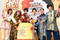 「劇場版 動物戦隊ジュウオウジャーVSニンニンジャー 未来からのメッセージ from スーパー戦隊」大ヒット御礼舞台挨拶の様子。