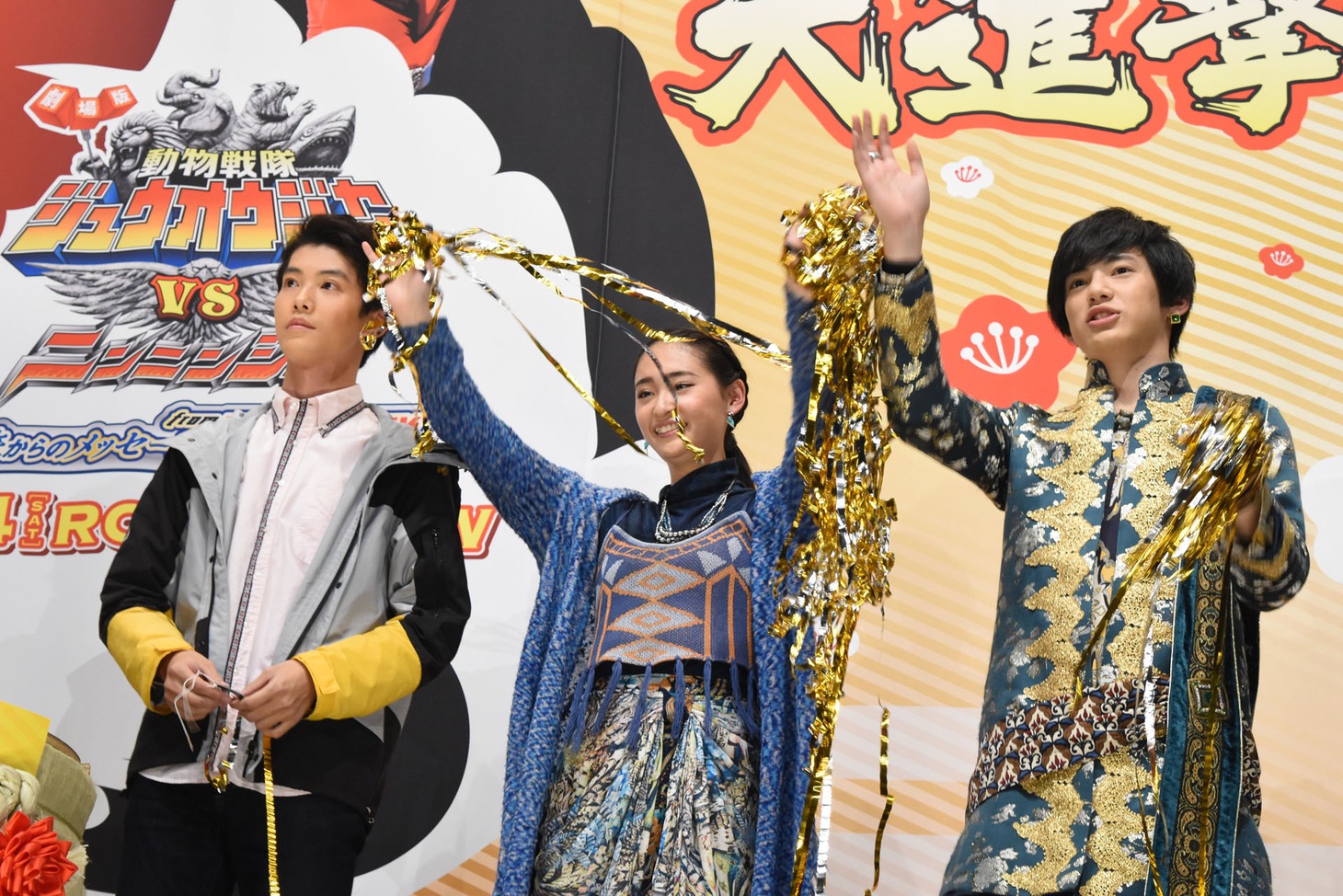 左から國島直希、柳美稀、渡邉剣。