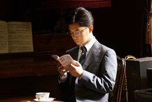 「暗黒女子」より、千葉雄大演じる北条。