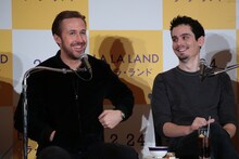 左からライアン・ゴズリング、デイミアン・チャゼル。