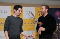 左からデイミアン・チャゼル、ライアン・ゴズリング。