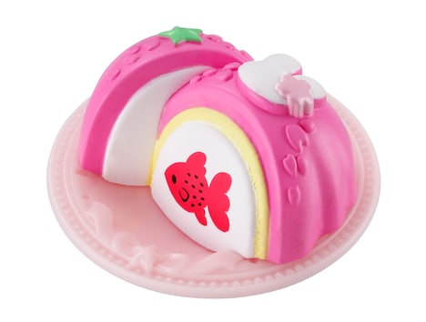 前売り特典のアニマルスイーツ（サクラケーキだいふく）。