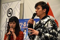 左から高畑充希、満島真之介。