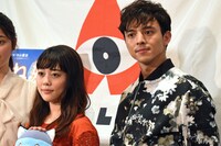 左から高畑充希、満島真之介。