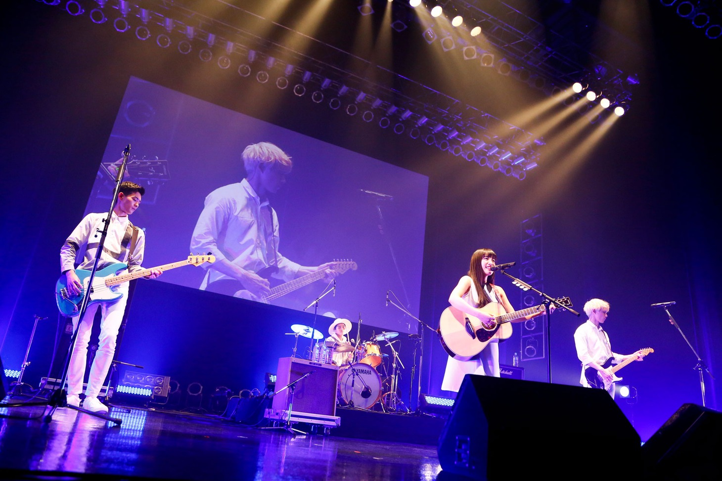 「君と100回目の恋」ライブイベントの様子。