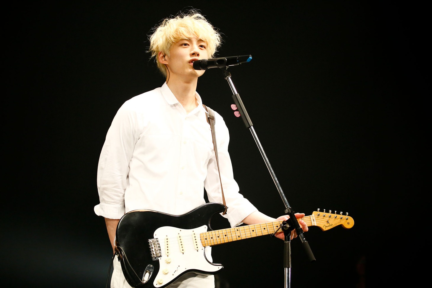 「君と100回目の恋」ライブイベントの様子。