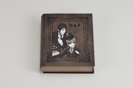 「RINDA 1DAY COLOR 黒執事」の「スペシャルBOX」。