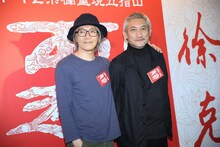左からチャウ・シンチー、ツイ・ハーク。（写真提供：CHINAFOTOPRESS / MAXPPP / ゼータ イメージ）