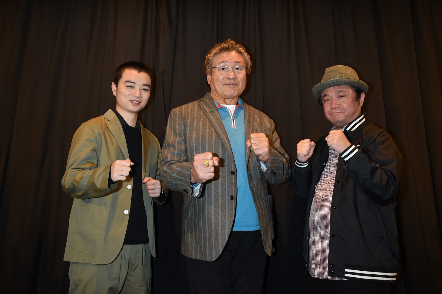 「LIVE FOR TODAY-天龍源一郎-」にて、左から染谷将太、天龍源一郎、川野浩司。