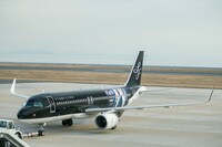 航空会社スターフライヤーのタイアップ機「相棒-劇場版IV-ジェット」。