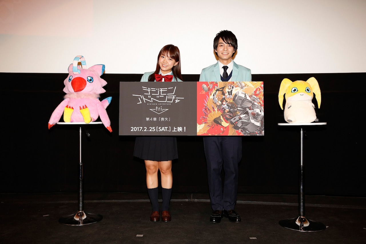 「デジモンアドベンチャー tri. 第4章『喪失』」プレミア先行上映会に登壇した三森すずこ（左）と榎木淳弥（右）。