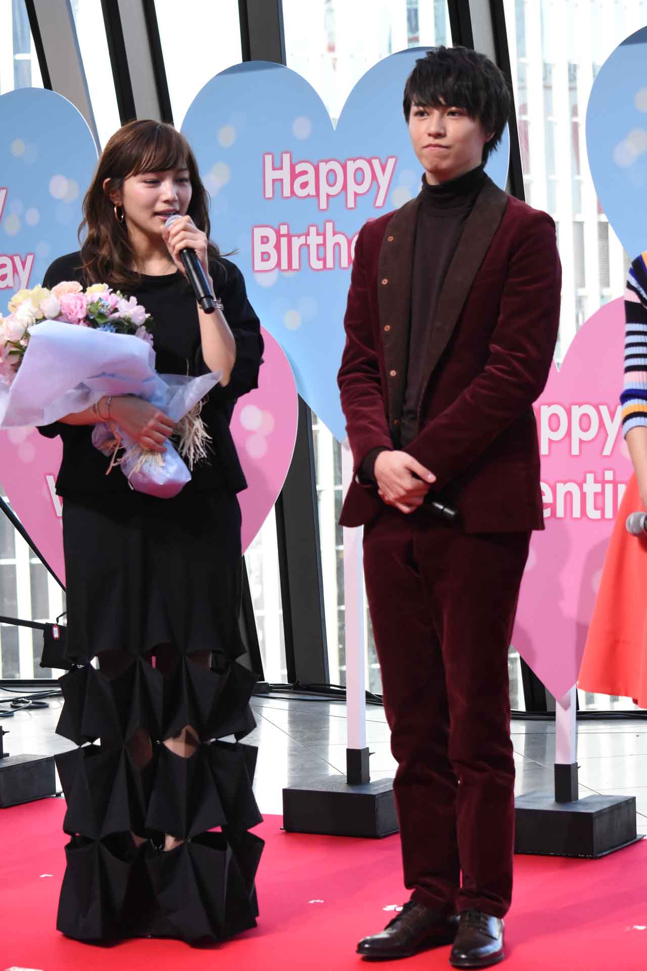 左から川口春奈、松尾太陽。