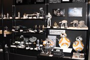バンダイのブースに展示されている「スター・ウォーズ」グッズ。