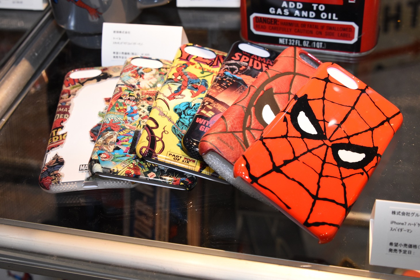スパイダーマンのiPhoneケース。