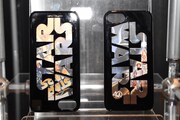 「スター・ウォーズ」ブースに展示されているiPhoneケース。