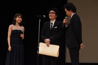 左から有村架純、リリー・フランキー、大泉洋。