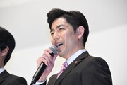 わざと「はあ……」とため息をつく山中崇史。