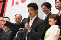 掛け声を間違えてしまい、謝る反町隆史。