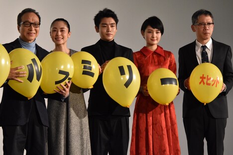 「サバイバルファミリー」初日舞台挨拶の様子。