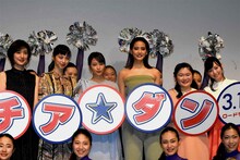 左から天海祐希、中条あやみ、広瀬すず、山崎紘菜、富田望生、福原遥。