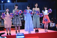 左から富田望生、中条あやみ、広瀬すず、山崎紘菜、福原遥。