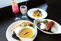 カフェメニューの品々。