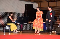 左からコトリンゴ、のん、片渕須直。