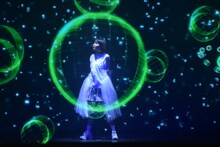 「劇場版 ソードアート・オンライン -オーディナル・スケール-」のARライブイベントよりLiSA。