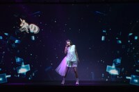 「劇場版 ソードアート・オンライン -オーディナル・スケール-」のARライブイベントよりLiSA。
