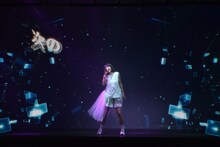 「劇場版 ソードアート・オンライン -オーディナル・スケール-」のARライブイベントよりLiSA。