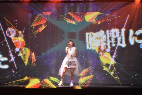 「劇場版 ソードアート・オンライン -オーディナル・スケール-」のARライブイベントよりLiSA。