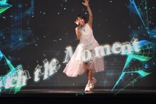 「劇場版 ソードアート・オンライン -オーディナル・スケール-」のARライブイベントよりLiSA。