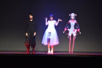 「劇場版 ソードアート・オンライン -オーディナル・スケール-」ARライブイベントの様子。左から落合陽一、LiSA、ユナ。