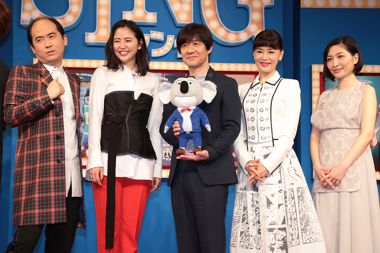 左から斎藤司、長澤まさみ、内村光良、大地真央、坂本真綾。