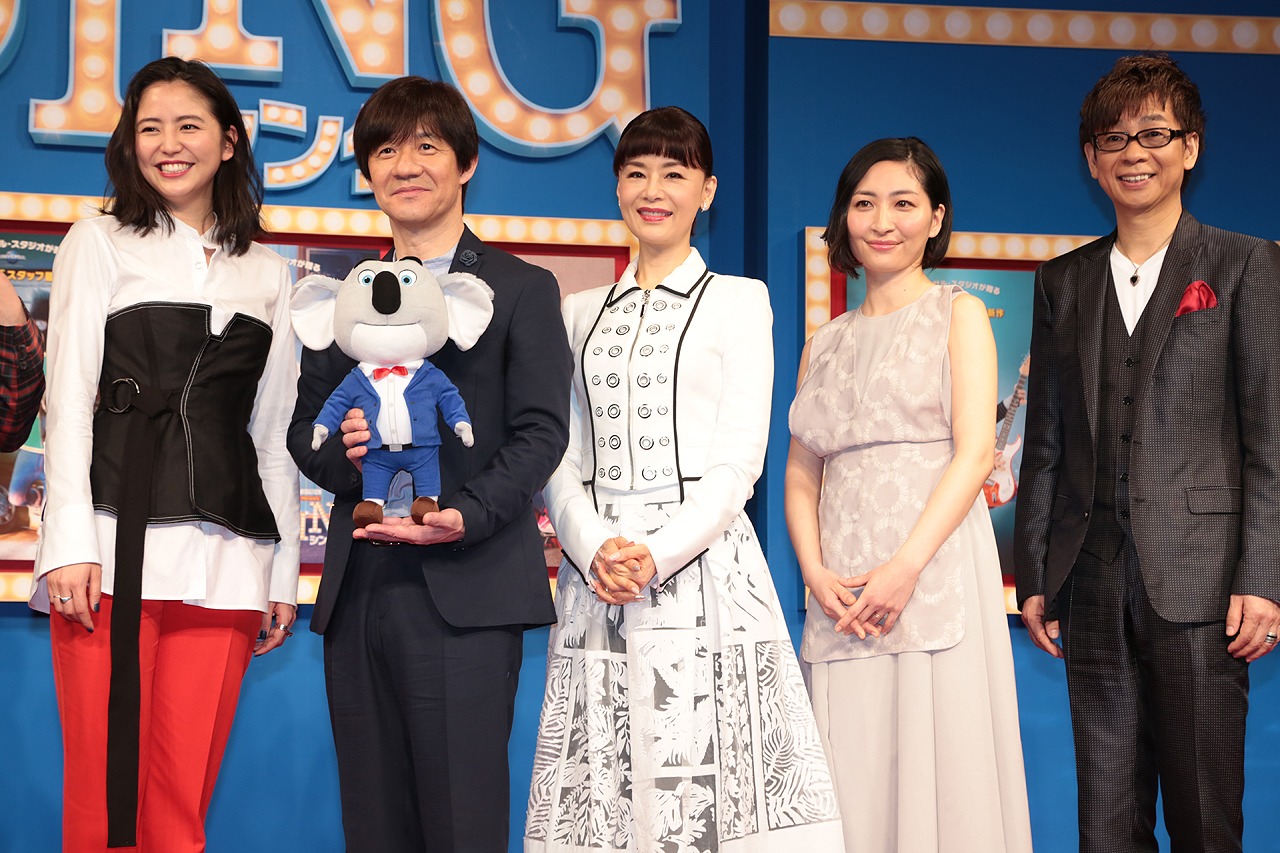 左から斎藤司、長澤まさみ、内村光良、大地真央、坂本真綾、山寺宏一。