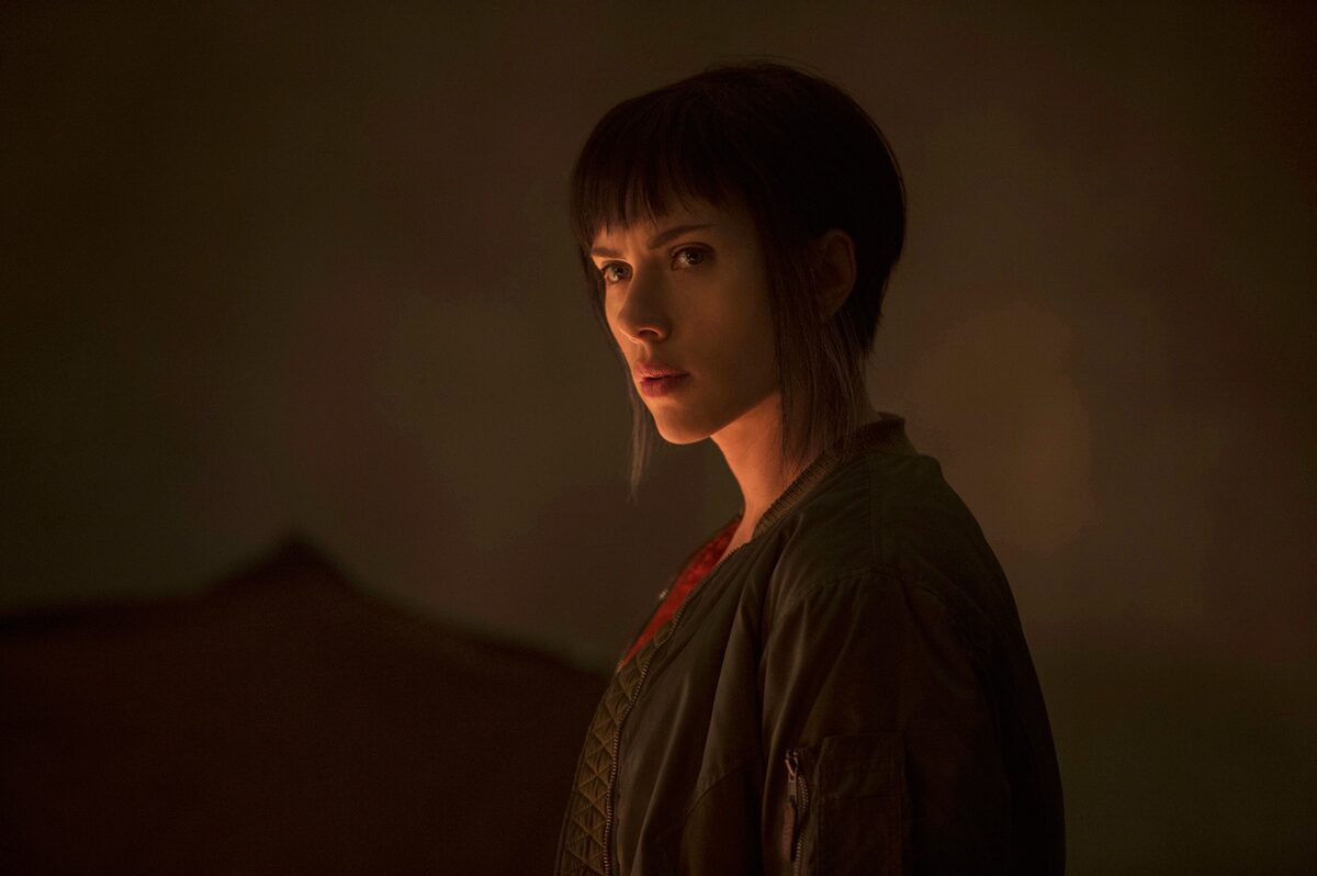 ゴースト イン ザ シェル 新映像が到着 スカヨハの顔パーツが外される 映画ナタリー